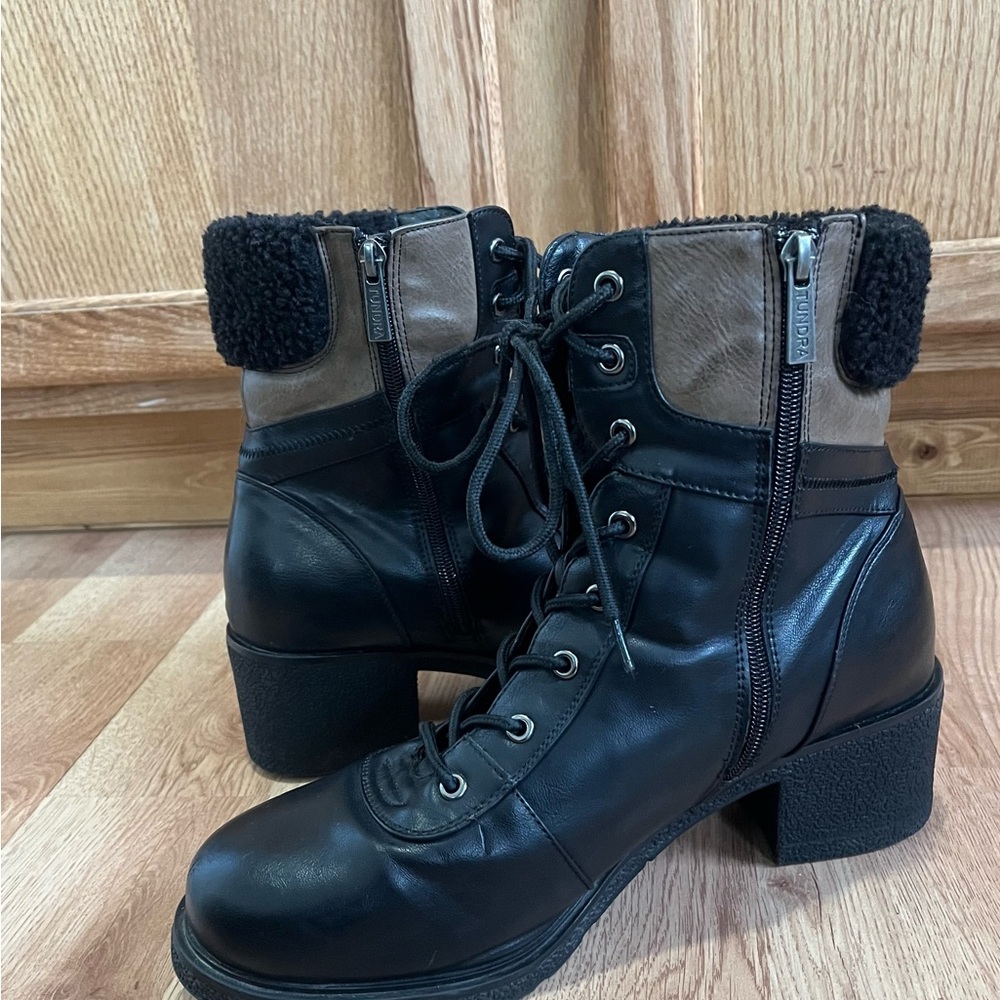 Tundra Black and Brown Women's Lace-Up Boots